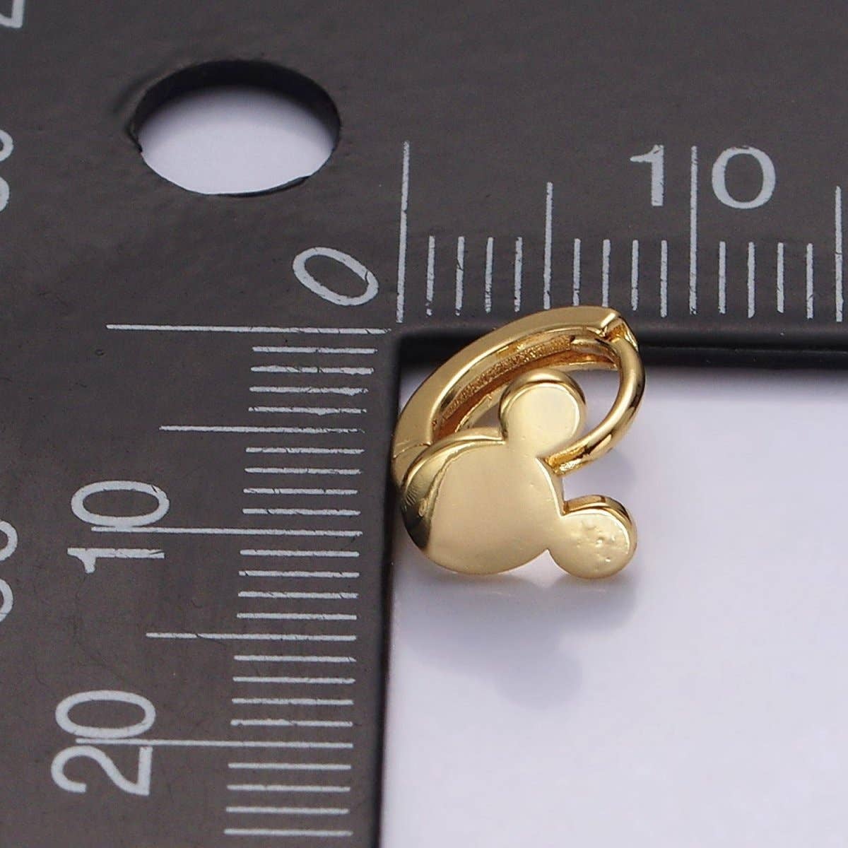14K Gold Filled Mouse Animal Minimalist Cartilage Huggie Earrings | AE957